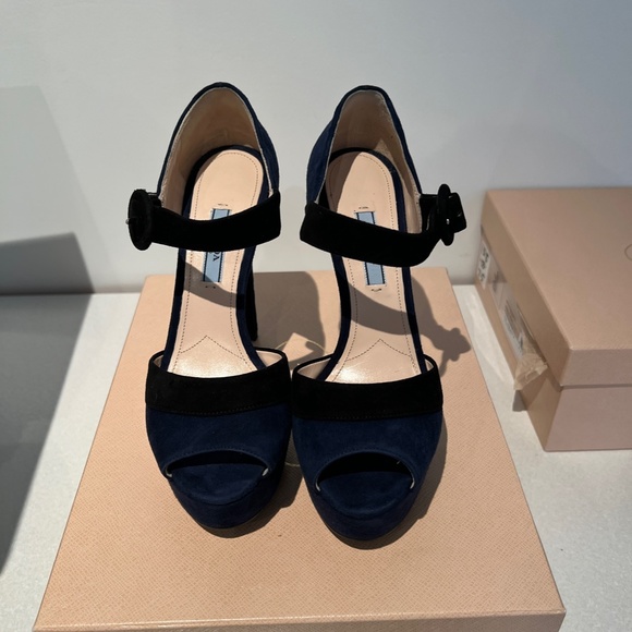 Prada Calzature Donna Suede Pumps Black/Navy NEW Size 37 - Picture 2 of 6